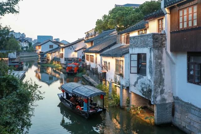国庆中秋来上海怎么玩？200多项演出、展览、景点活动等你来解锁！