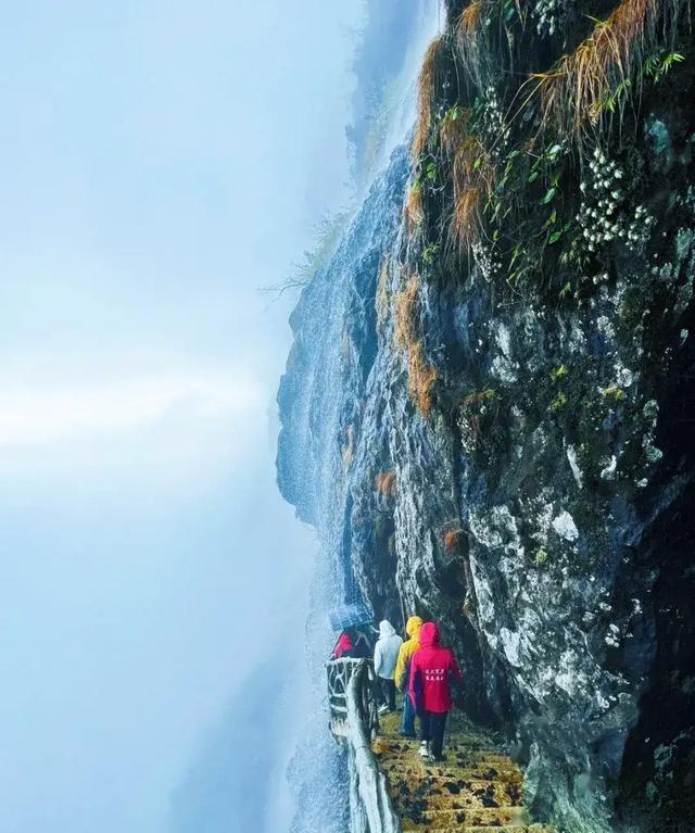 中国最难爬六座名山，第一不是华山，泰山只能垫底，一般人爬不了