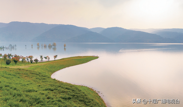 郧阳如画卷 窗含古今色