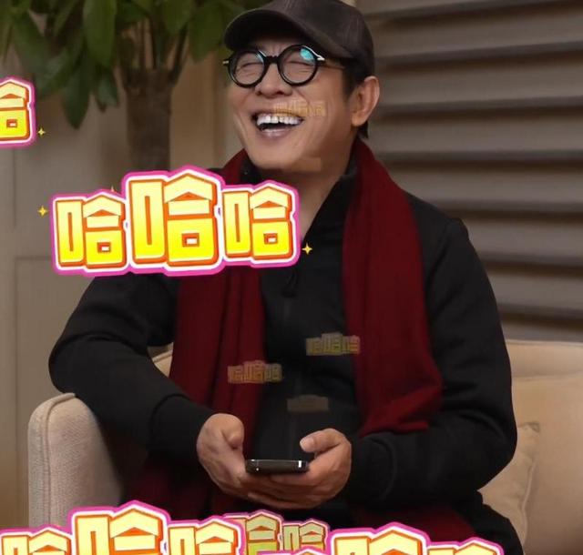 "一夜回春"真相大白1个月，小动作不断的李连杰，真实处境藏不住
