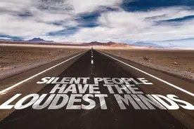 “二女共嫁一夫”事件曝光！两个人的床上，睡不下三个人图片