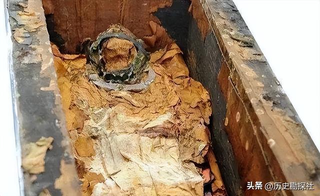 1928年，慈禧尸体被孙殿英的士兵侮辱后，尸体上为何长满白毛？