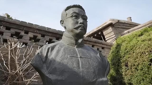 李大钊牺牲后，妻子筹措安葬费，鲁迅捐了五十	，汪精卫捐了一千