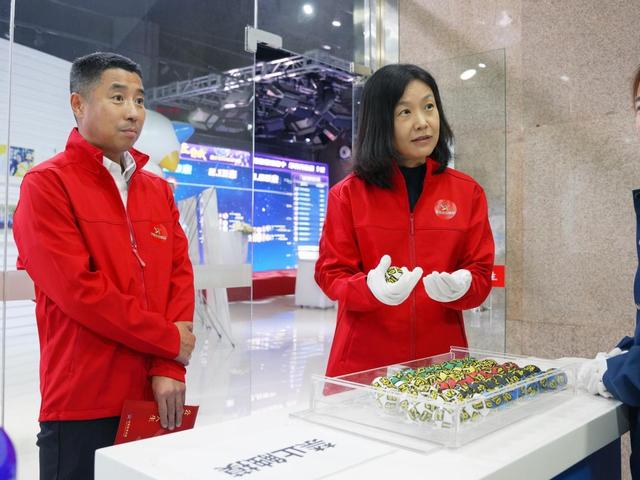 致敬坚守 见证阳光 京彩彩票人颁奖暨相约体彩活动圆满结束