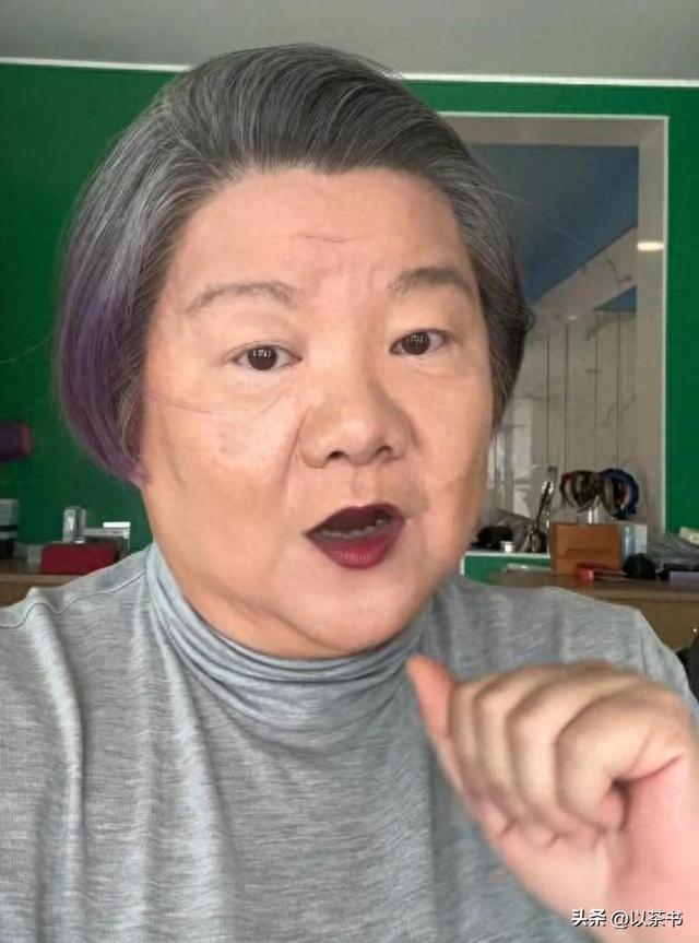离婚34年后，64岁的洪晃住京郊百平豪宅，如今陈凯歌看了都懊悔