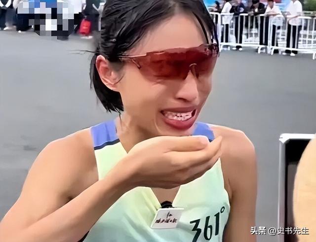 “最快女护士”再起风波！本人账号清空，官媒发声，白岩松被牵连