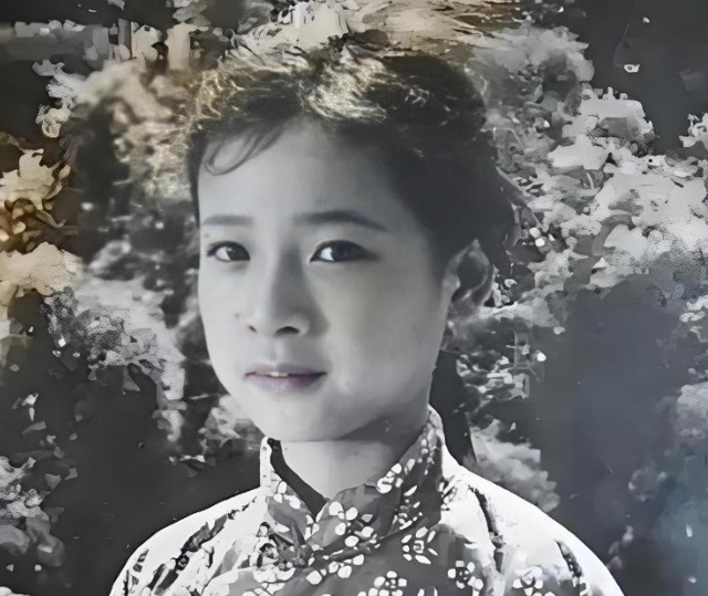 她是国家一级女演员，多次给丈夫戴绿帽，重病丈夫坐轮椅也不离婚