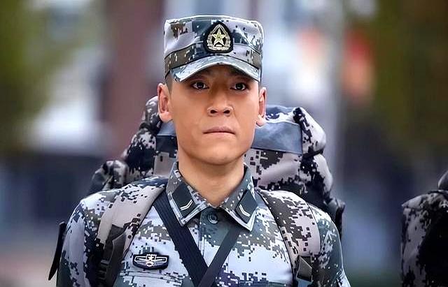 原来他是巍子的儿子，难怪长得帅演技还出色，真的是虎父无犬子
