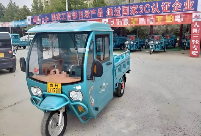 三轮车上路 “一牌、一险、两证” 缺一不可！否则按违法上路处罚！
