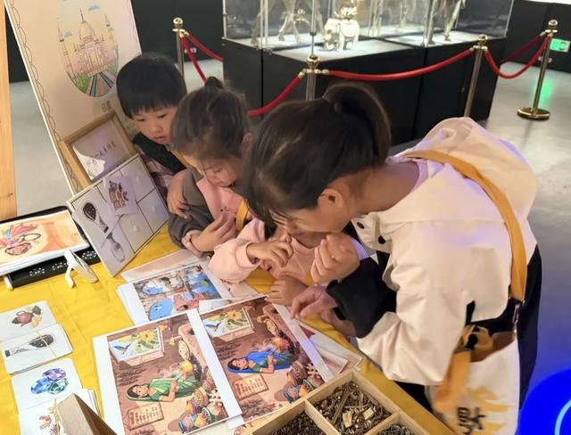 太平社区“小探险家”勇闯丝路，在大观博物馆里“做生意”啦！