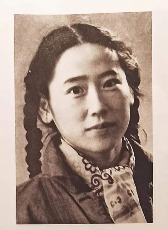 86年李鹏全家在中南海探望邓颖超，46年前他12岁，称呼“邓妈妈”