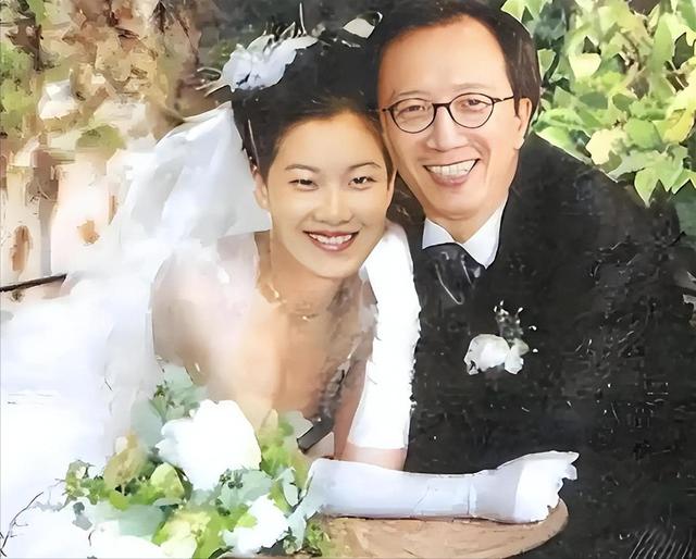 老夫少妻的"残酷现实"，在梁锦松和伏明霞身上展现的淋漓尽致