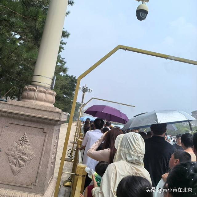 2025年7月17日，北京毛主席纪念堂前发生的真实场景，大家看看吧