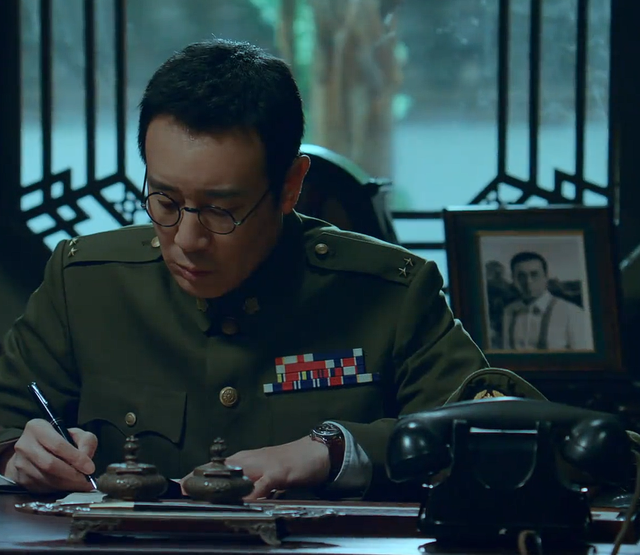 看完《沉默的荣耀》再看《隐锋》，我只想说：没有对比就没有伤害