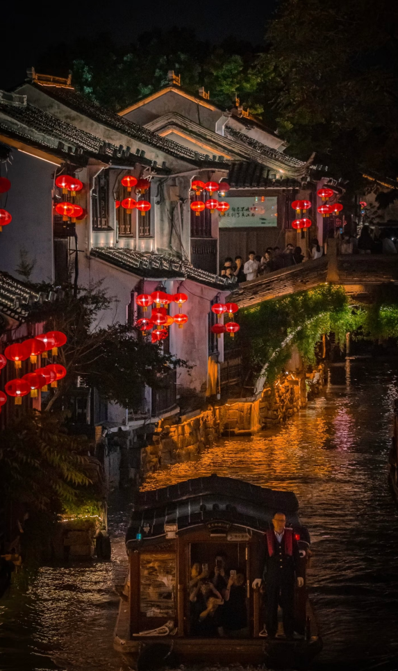 苏州山塘河夜景焕新，每天三个时段亮灯