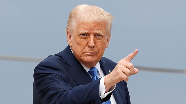 中方大手一挥，再抛118亿美债，加拿大动作更大，特朗普开始换人