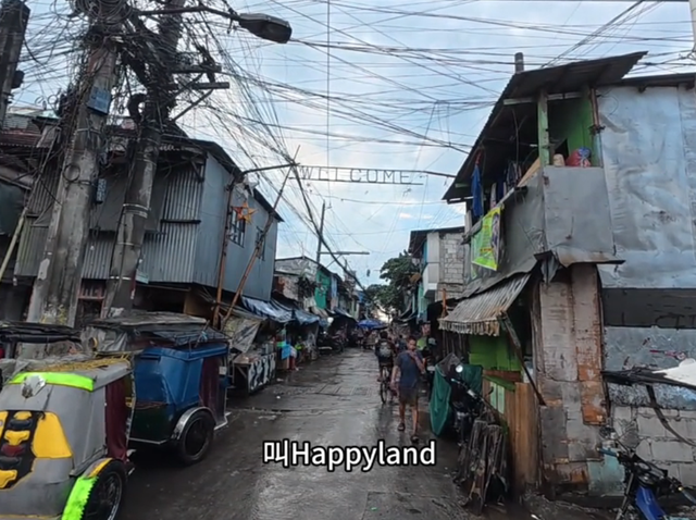 博主体验菲律宾生活，富人一餐500，穷人吃二手炸鸡，3平方睡10人