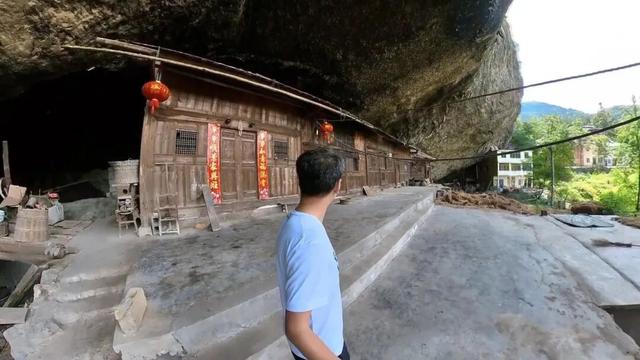 重庆綦江大山深处发现岩洞人家，几代人逍遥自在生活近百年
