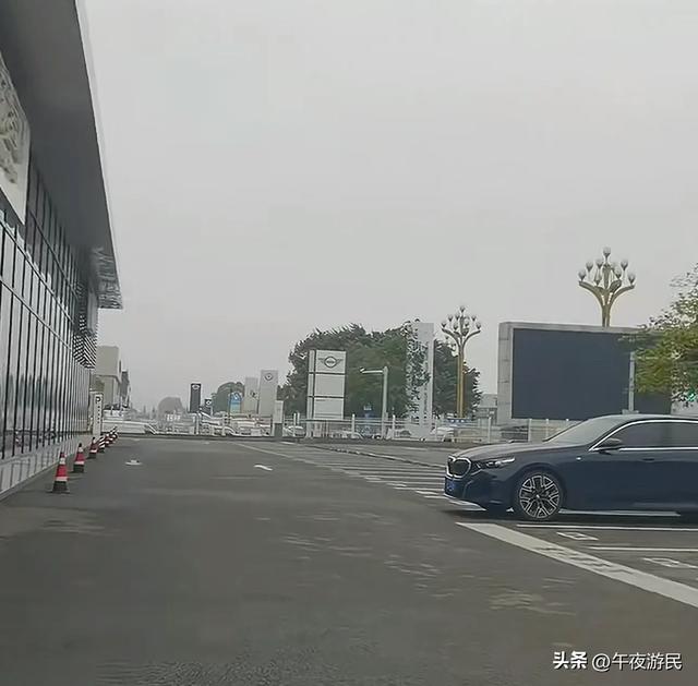撑不住！北京最大宝马4S店闭店，曾年销3400台，新能源是罪魁祸首