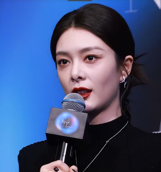 北京红毯太真实，杨颖险些走光，钟丽缇挤出副乳	，张雪迎脸僵肿