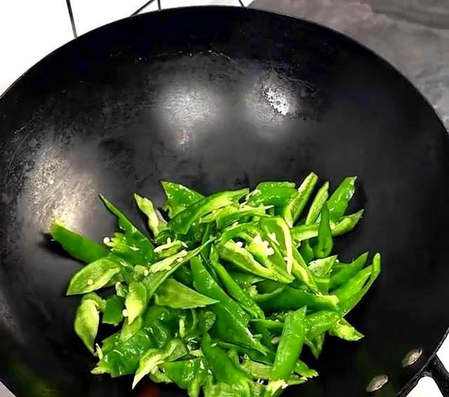 吃了20多年辣椒，只服这种农家特色做法，咸香鲜辣，开胃又下饭