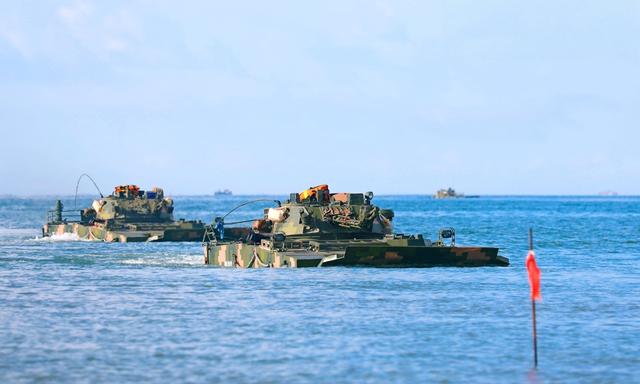 台海局势变得太快，特朗普发话：美国导弹有很多，大陆根本不想打