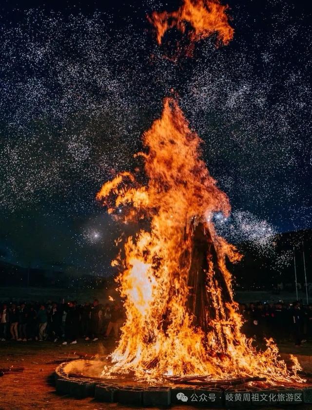 别等了！免费篝火派对空降岐伯广场，8 月 6 日- 7 日燃爆夜空