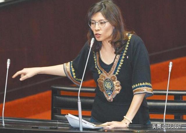 第四次大辩论落幕，张亚中不负众望获得认可，郑丽文表现一言难尽