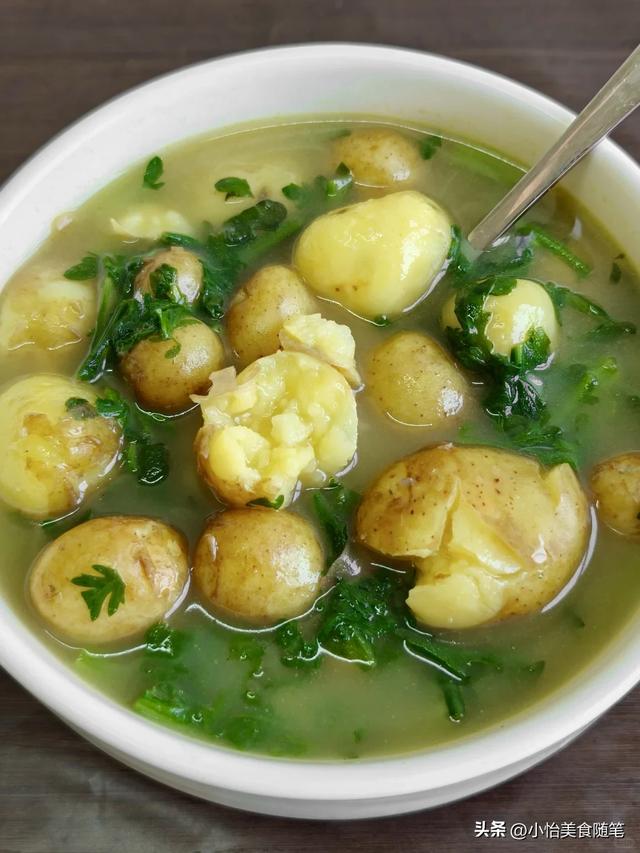 冬天，这菜使劲吃！一解毒，二对眼睛好，三护肝，冬天煮汤真香