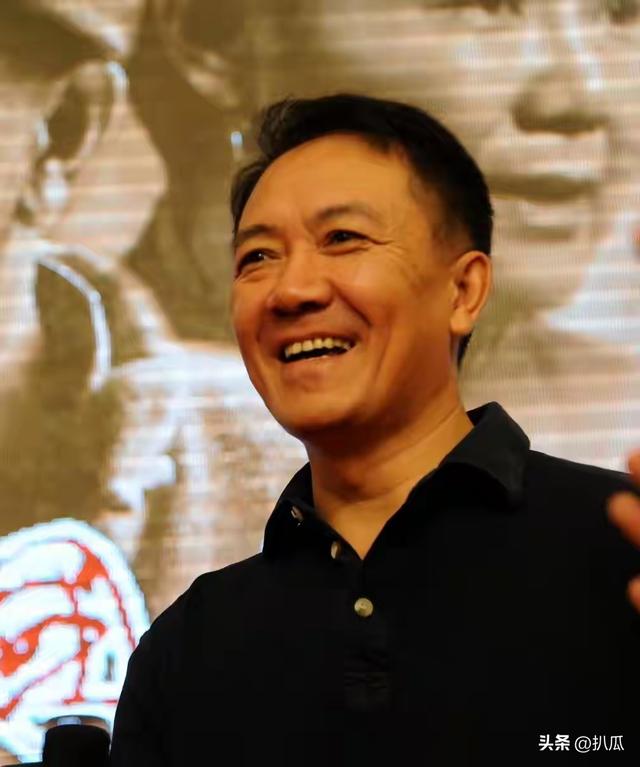 这一次，被人民日报“点名”的67岁李幼斌，让整个娱乐圈都沉默了