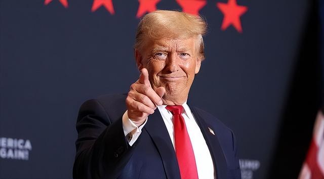 挂断特朗普电话后，高市一反常态，日本求高抬贵手，中方态度强硬