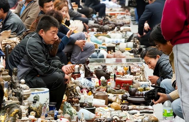 大量日本游客涌入北京，打着旅游幌子不去旅游不吃美食，为啥来？