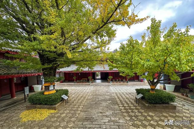 探访丽江现存最古老的庙宇，了解到纳西人心目中的保护神——三多