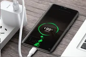 手机充电是充到 80%还是 100%呢？一晚上不拔，对电池有坏处吗？图片