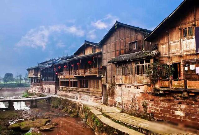 川南无名古镇藏三县，千年古迹零门票，踏入石板路却不想回头