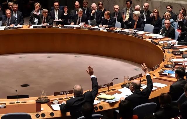 又有小动作了！老美持续对委方施压，普京一通电话或真能改变局势