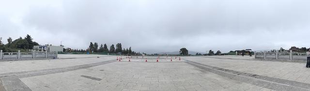 河南平顶山，为什么会选为城市名字？登上山顶，真的是一马平川？