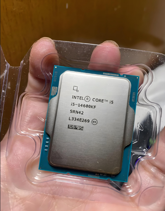 游戏表现谁更流畅？Intel 14600KF 对比 AMD 7800X3D，谁更强