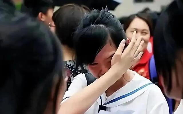 “不录取还羞辱人”！考生被云南大学3个字退档，网友看了笑喷