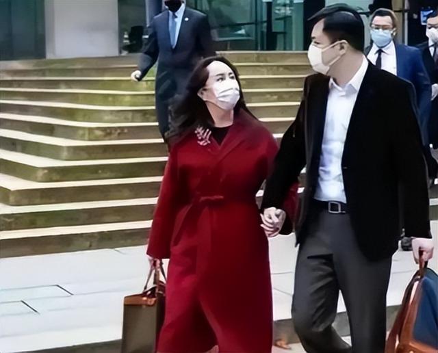 官媒发文	，53岁孟晚舟再破天花板，让任正非和整个商界刮目相看