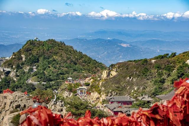 踏云登泰山，邂逅山间好时节