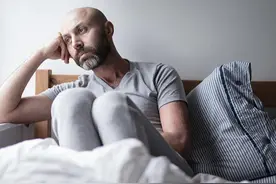 中年男性阳痿，或是生活方式敲响的警钟 —— 调整习惯，守护健康图片