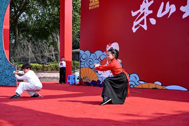 川西南春节拼文旅：乐山流量登顶，三城王炸夹击，谁能笑到最后？