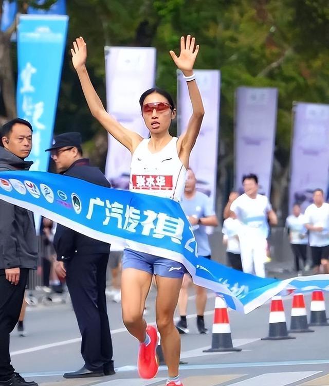 张水华不再回避！公开坦白离职原因，违规处分风波12月就尘埃落定