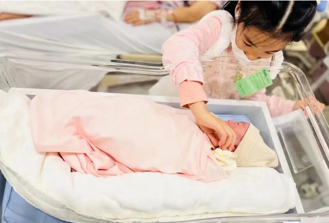 丁俊晖的妻子张元元：她不是富二代，见证了丈夫辉煌背后的眼泪