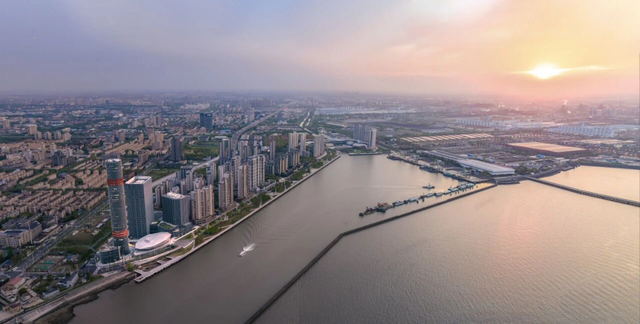 上海新地标：“定海神针”是真高，“东海龙宫”也是真闪！