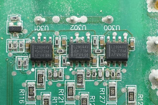 重达18斤的大块头，内部全是灰，麦格米特15kW充电模块拆解