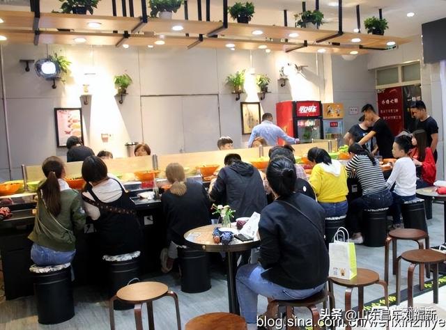 秋雨中的“西安回民街”街市（“陕西之旅”之六）