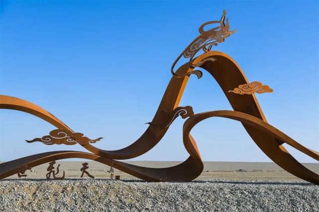 阳关玉门关旅游区大型雕塑“盛世飞天”落成