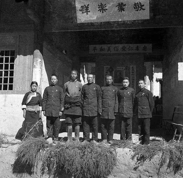 一位大学教授镜头中：“旧社会”的中国，居然是这个样子